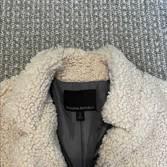 Women's Banana Republic Cream Teddy Coat - Picture 2 of 4